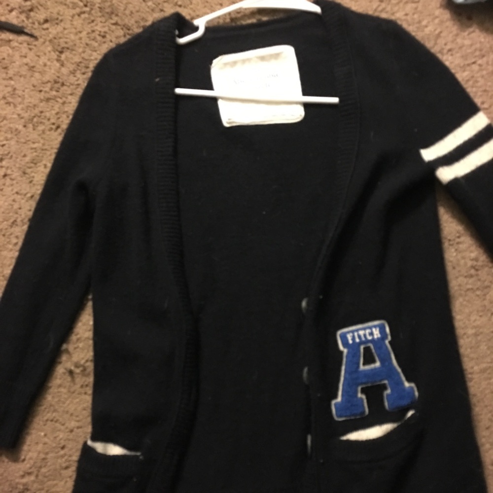 Navy sweater with pocket
